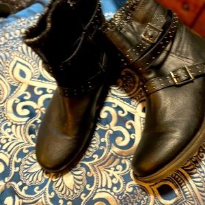 Black boot size 11